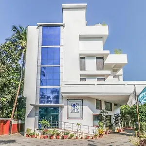 Gate & Hotel Thrissur